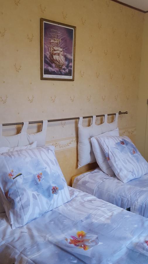 Bed and Breakfast Camden House à Aubry-le-Panthou Extérieur photo
